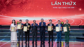 Tuyên dương 96 Bí thư chi bộ xuất sắc toàn quốc và trao Giải Búa liềm vàng lần thứ X